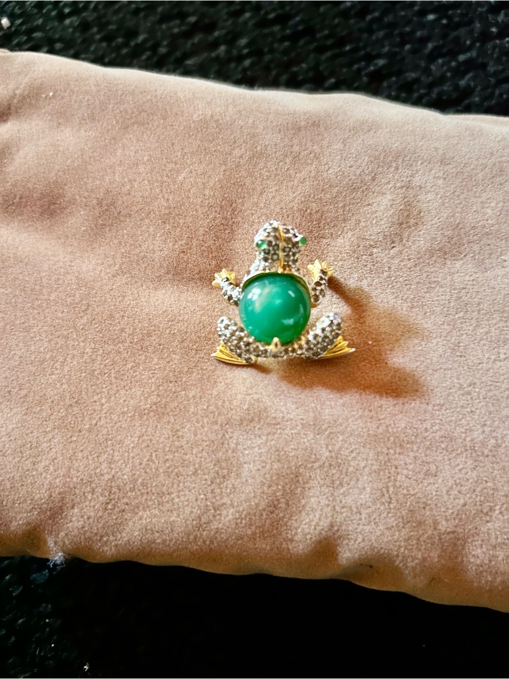 Vintage Nettie Rosenstein  Green Frog 🐸 Crystal Brooch Pin - Women Jewelry